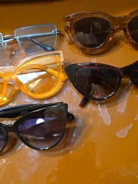 Lot of 5 Fashion Womens Sunglasses Good Condition